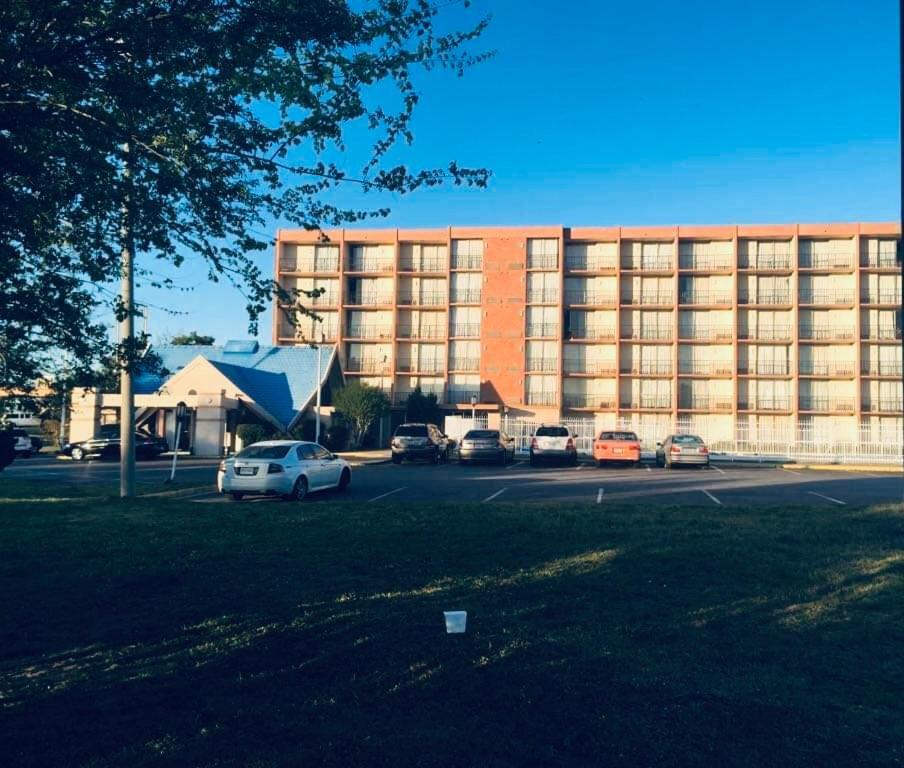 Petersburg Va Hotel Екстериор снимка
