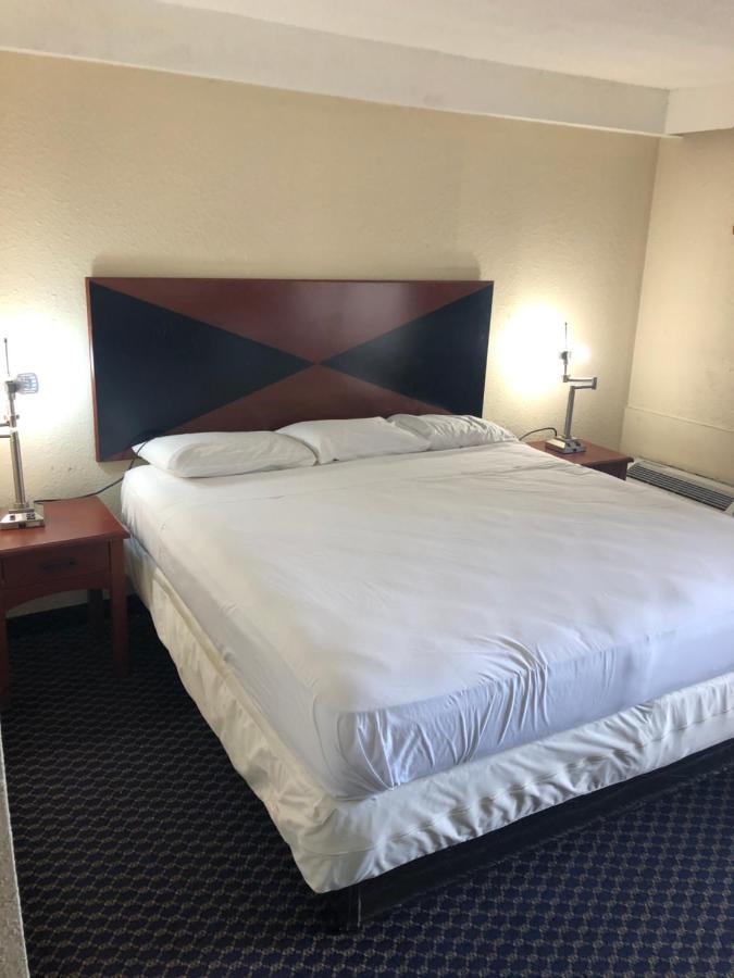 Petersburg Va Hotel Екстериор снимка